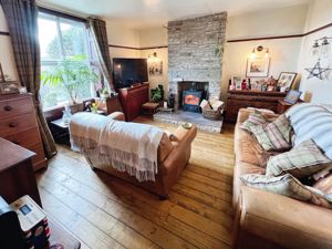 Lounge- click for photo gallery